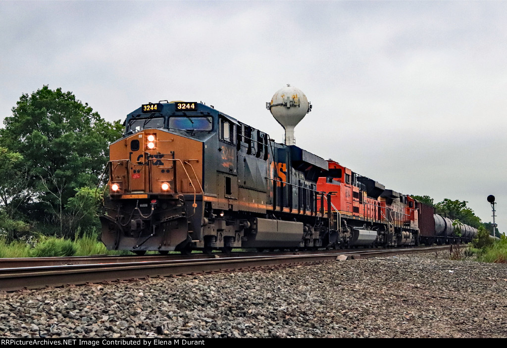 CSX 3244 on B-706